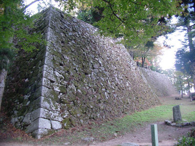 高取城　天守台と本丸石垣