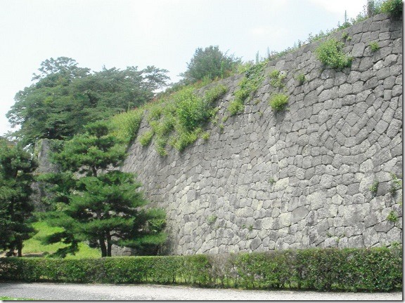 清水門跡正面の本丸石垣